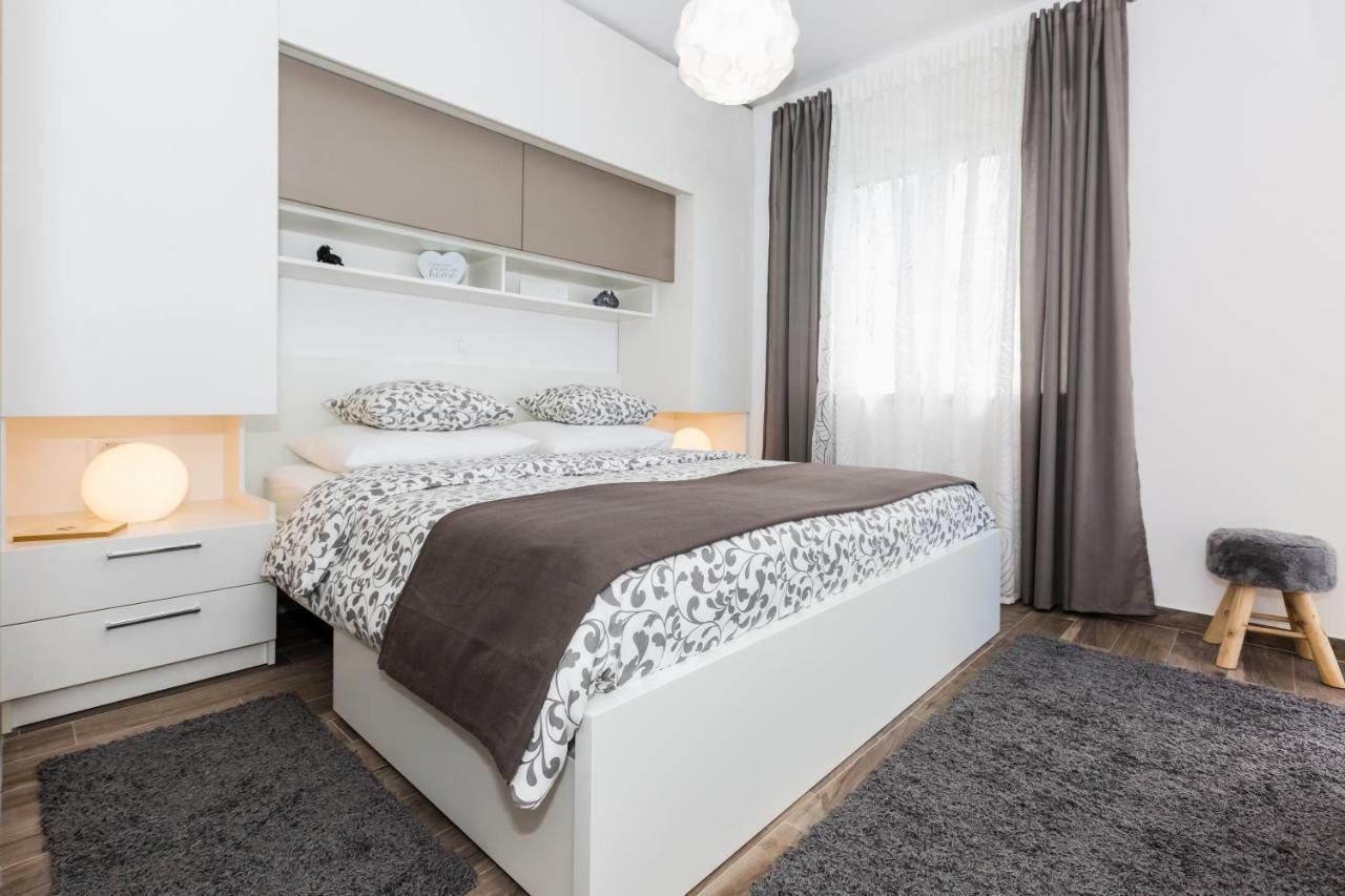 Villa Pergola-Apartment Toni มลินี ภายนอก รูปภาพ